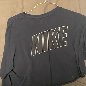 Cropped vintage Nike tee